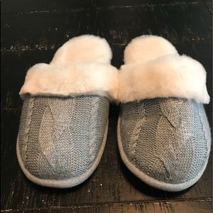 New Without Tag VS Knitted Slippers